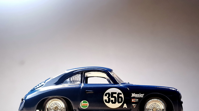 Illustration for article titled Teutonic Tuesday: A blue Porsche